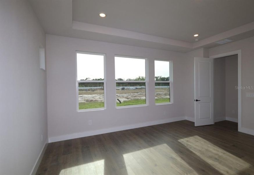 Spacious, unfurnished interior of a new home in Lakeview Crossing – Tradition Series, Sarasota (Image 11). Spacious, unfurnished interior of a new home in Lakeview Crossing – Tradition Series, Sarasota (Image 11).