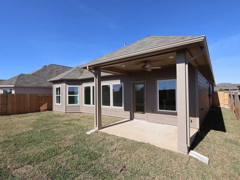 Exterior details and patio area of a home in Summerview, Fulshear (Image 17).