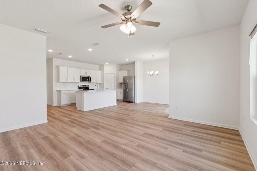 Spacious, unfurnished interior of a new home in Panther Creek, Jacksonville (Image 23).