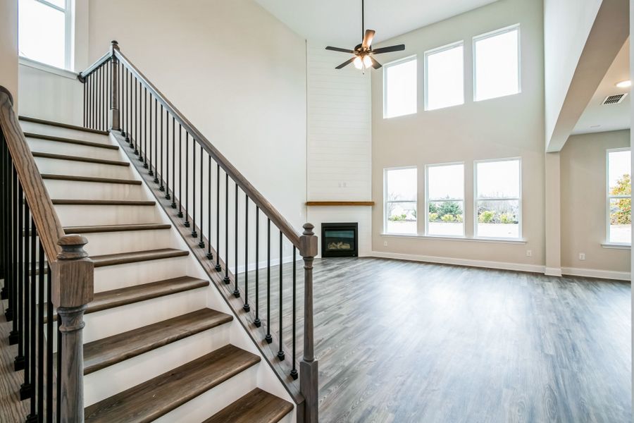 Representative unfurnished interior of a home built from the Warren by UnionMain Homes in Austin Springs, Bethlehem (Image 14).