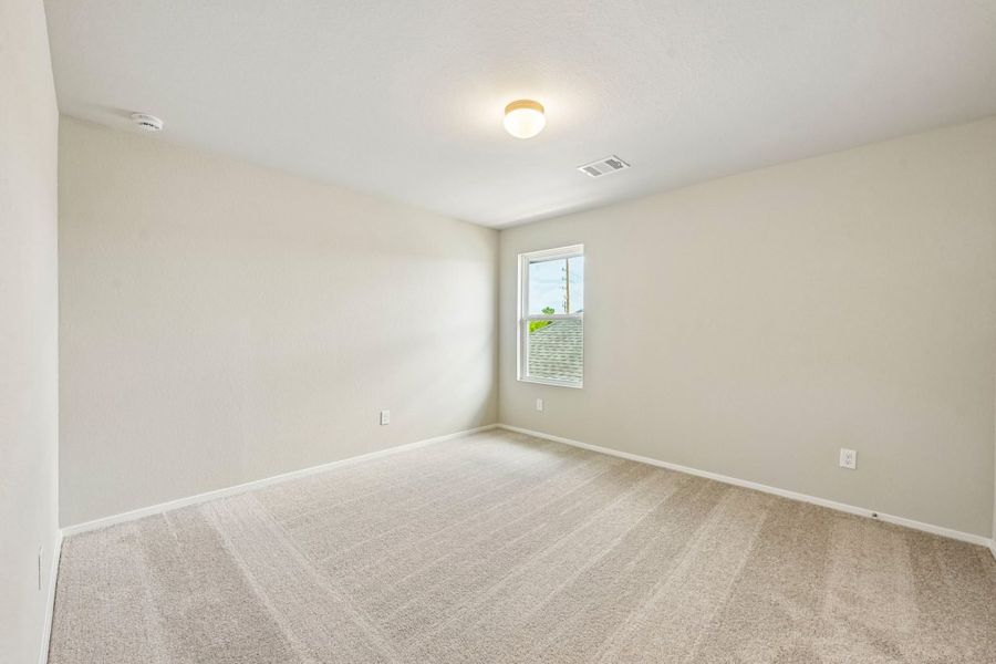 Spacious, unfurnished interior of a new home in Sorella, Tomball (Image 23).