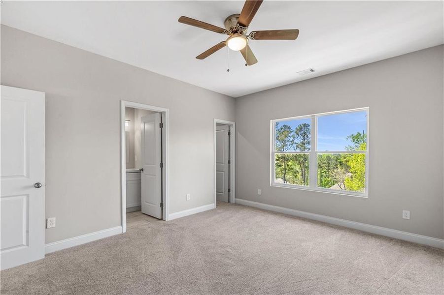 Spacious, unfurnished interior of a new home in , Atlanta (Image 37).