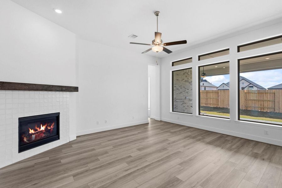 Spacious, unfurnished interior of a new home in Chambers Creek, Willis (Image 17). Spacious, unfurnished interior of a new home in Chambers Creek, Willis (Image 17).