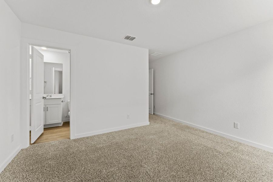 Spacious, unfurnished interior of a new home in Sonoma Oaks, Fredericksburg (Image 23). Spacious, unfurnished interior of a new home in Sonoma Oaks, Fredericksburg (Image 23).