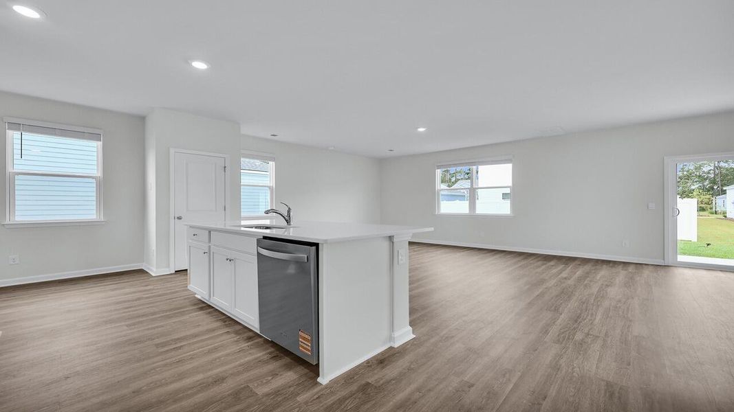 Spacious, unfurnished interior of a new home in Hillcrest, Ravenel (Image 38).