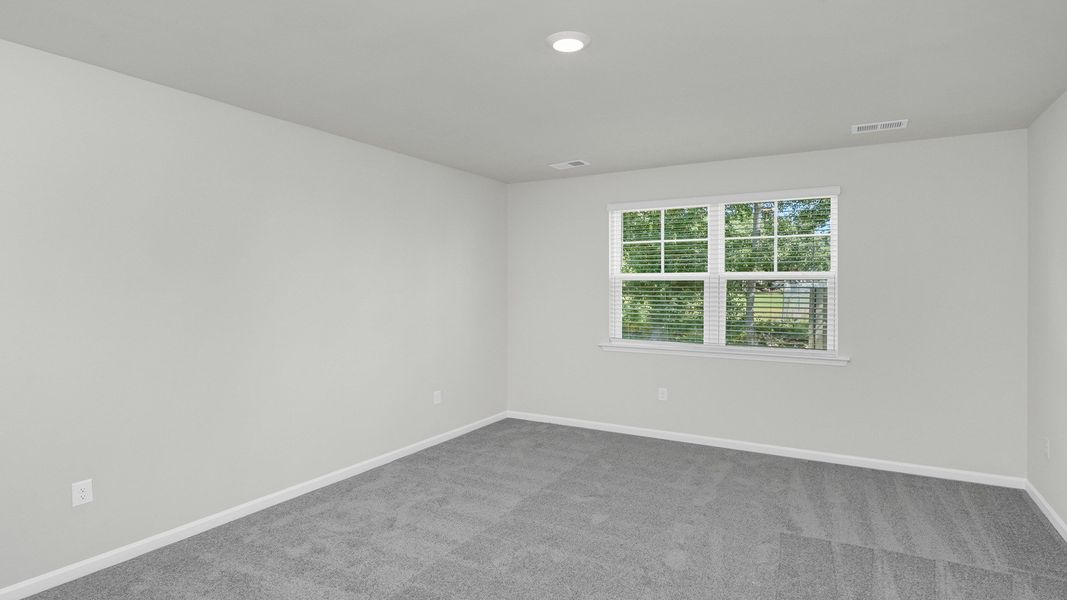 Spacious, unfurnished interior of a new home in Sease's Pond, Gilbert (Image 24).