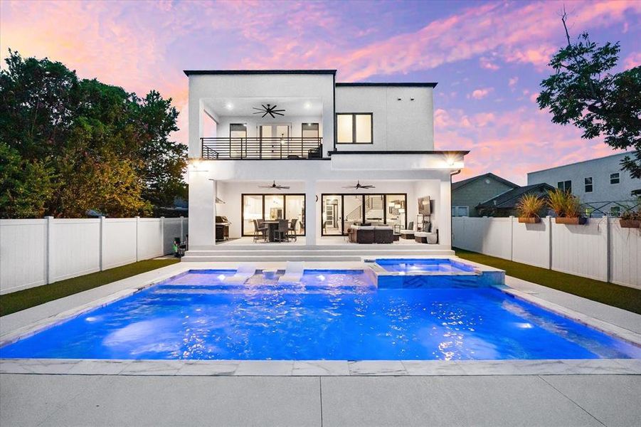 Exterior details and patio area of a home in , Tampa (Image 32).