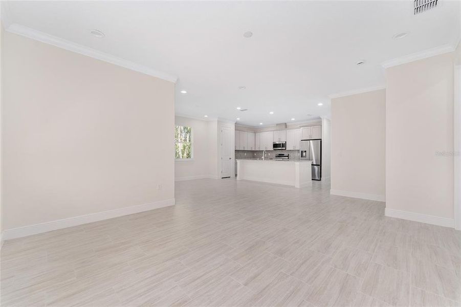 Spacious, unfurnished interior of a new home in , Belleview (Image 18).