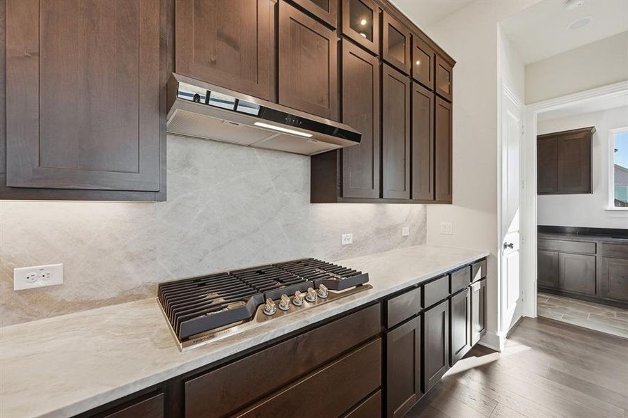 Furnished interior view inside a new home in Ridge Crossing, Waxahachie (Image 14). Furnished interior view inside a new home in Ridge Crossing, Waxahachie (Image 14).