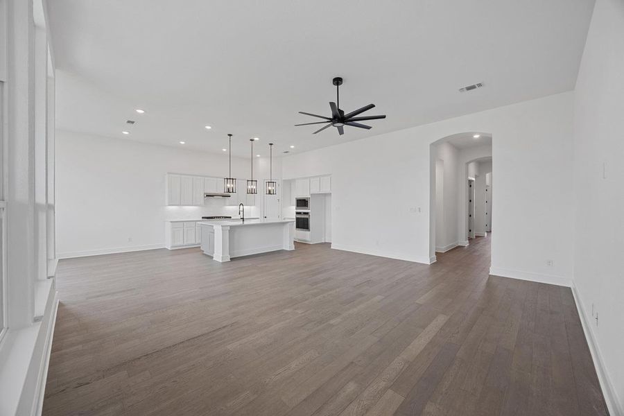 Spacious, unfurnished interior of a new home in Flora, Hutto (Image 16).