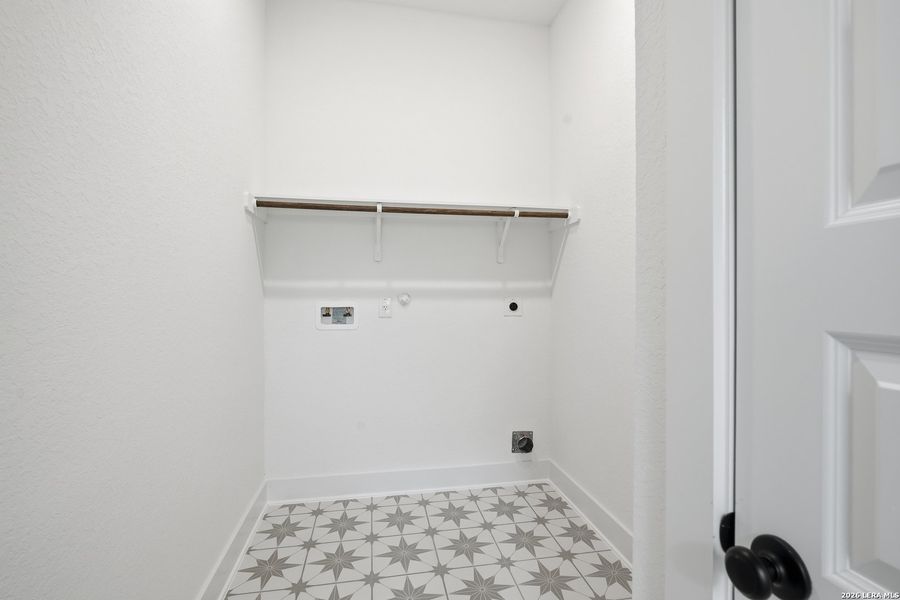 Spacious, unfurnished interior of a new home in Stillwater Ranch, San Antonio (Image 27). Spacious, unfurnished interior of a new home in Stillwater Ranch, San Antonio (Image 27).