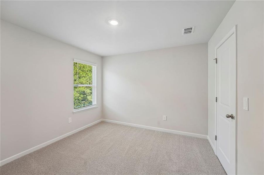 Spacious, unfurnished interior of a new home in Ivey Township, Dallas (Image 58).
