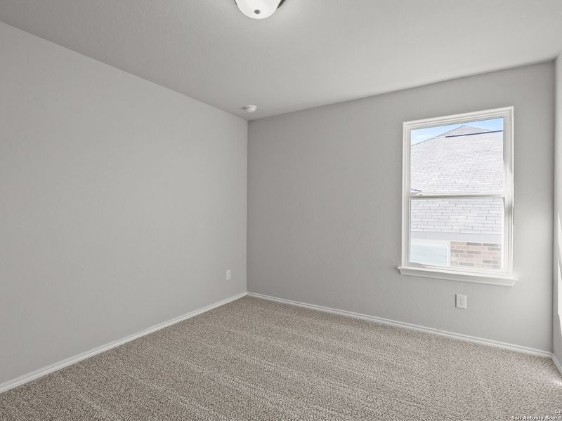 Spacious, unfurnished interior of a new home in Comanche Ridge, San Antonio (Image 27).