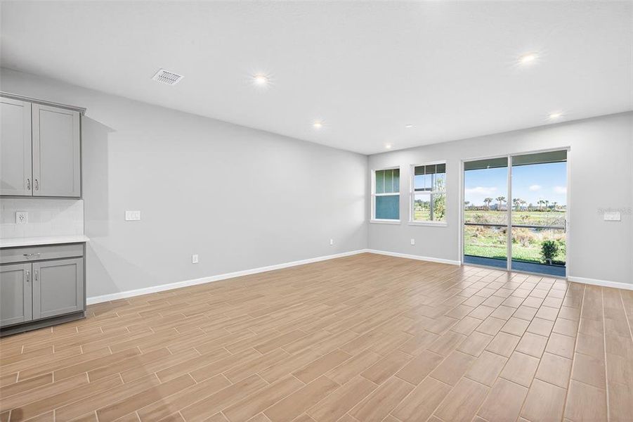 Spacious, unfurnished interior of a new home in Crosswind Ranch, Parrish (Image 22).
