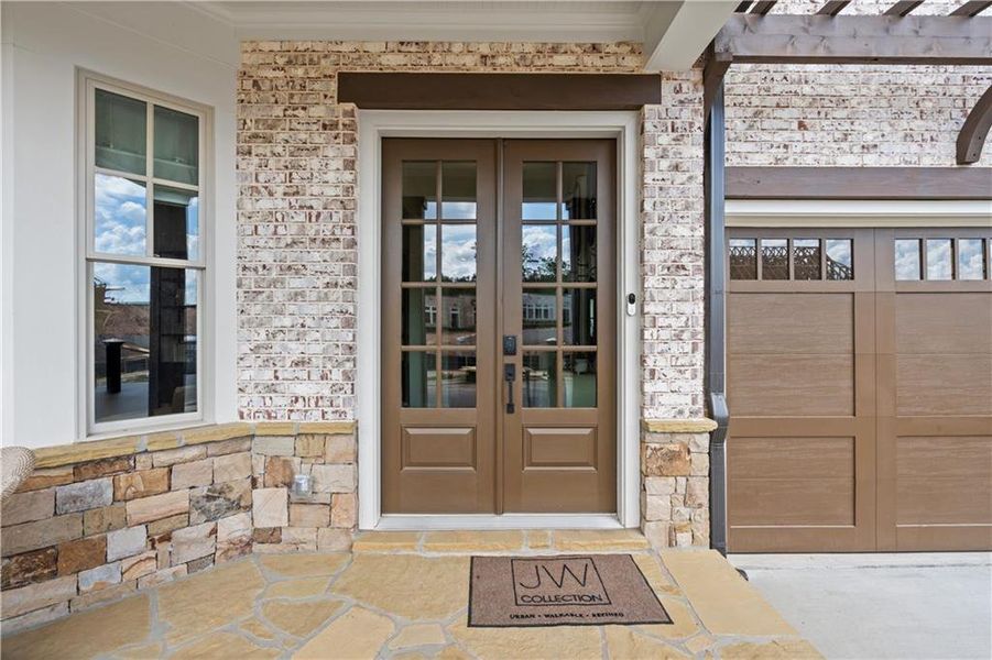 Exterior details and patio area of a home in Laurel View, Suwanee (Image 3).