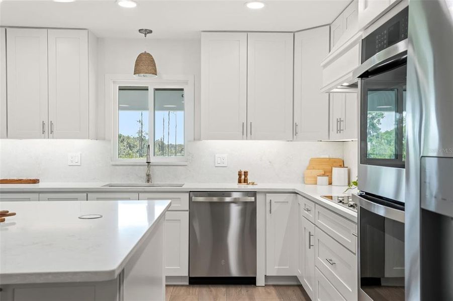 Furnished interior view inside a new home in , Umatilla (Image 6).