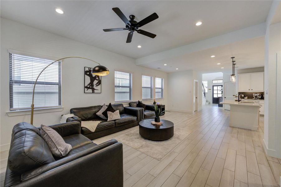 Furnished interior view inside a new home in Harper’s Preserve, Conroe (Image 17).