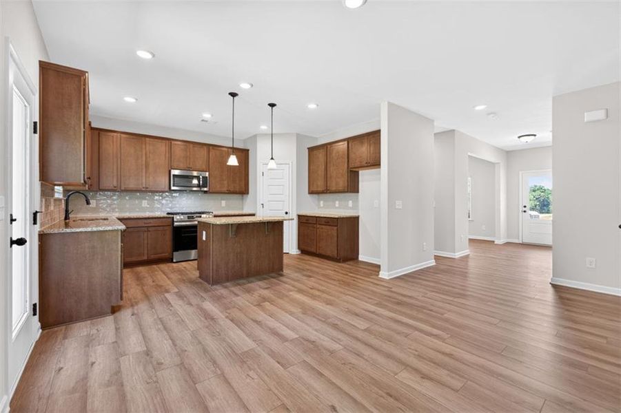 Furnished interior view inside a new home in Oakmont, Dallas (Image 14).