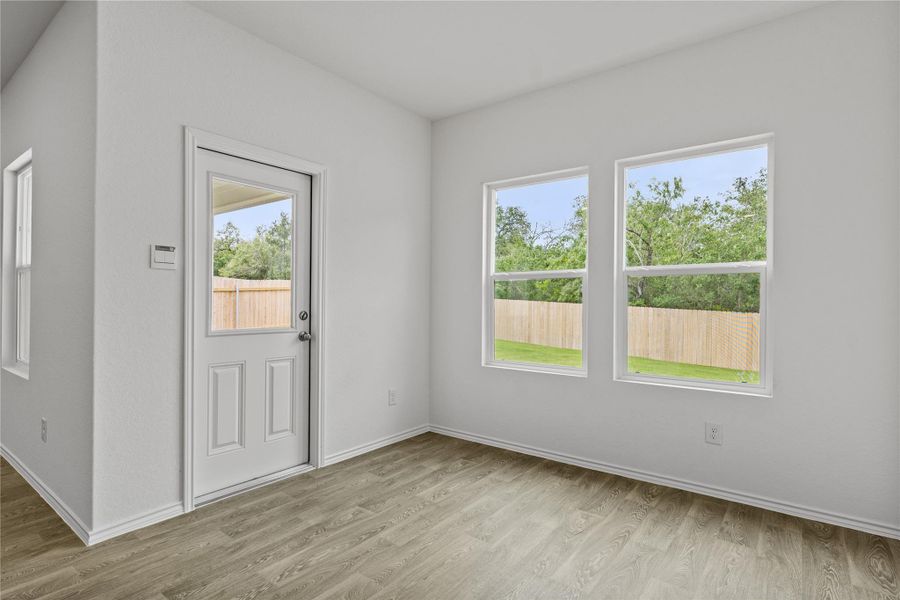 Spacious, unfurnished interior of a new home in Arroyo Ranch, Seguin (Image 38).