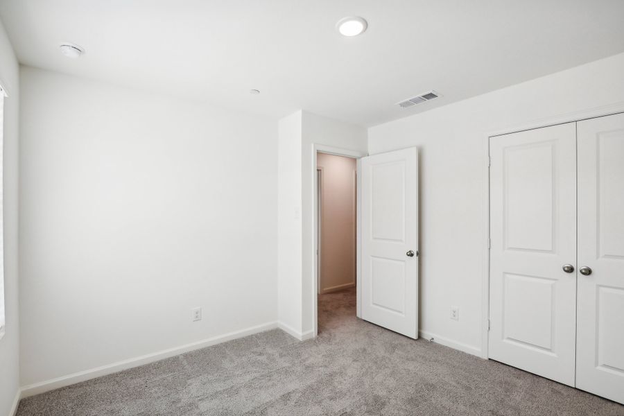 Representative unfurnished interior of a home built from the Glory by Starlight Homes in Broadmoor Village, Cedar Hill (Image 19).