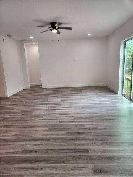 Spacious, unfurnished interior of a new home in , Homosassa (Image 15).