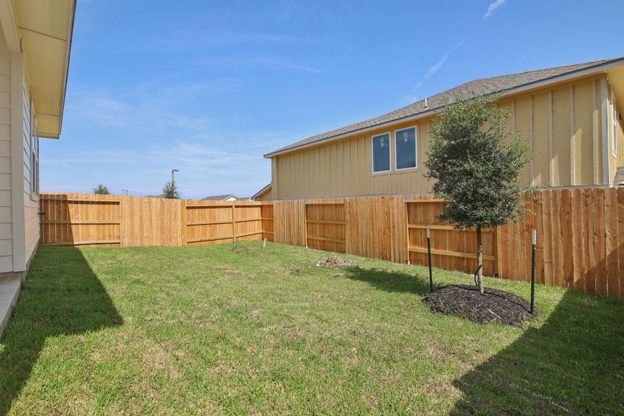 Photo is not of the actual home, but is an inspirational photo of builder’s model home and may depict options, furnishings, and/or decorator features that are not included Photo is not of the actual home, but is an inspirational photo of builder’s model home and may depict options, furnishings, and/or decorator features that are not included