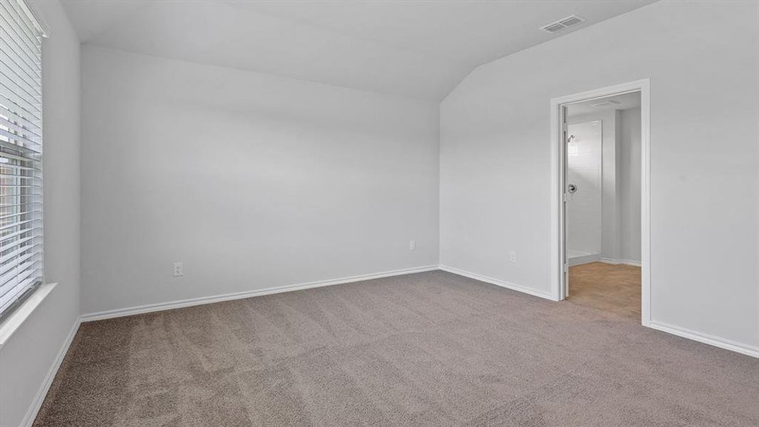 Spacious, unfurnished interior of a new home in , Fort Worth (Image 20).