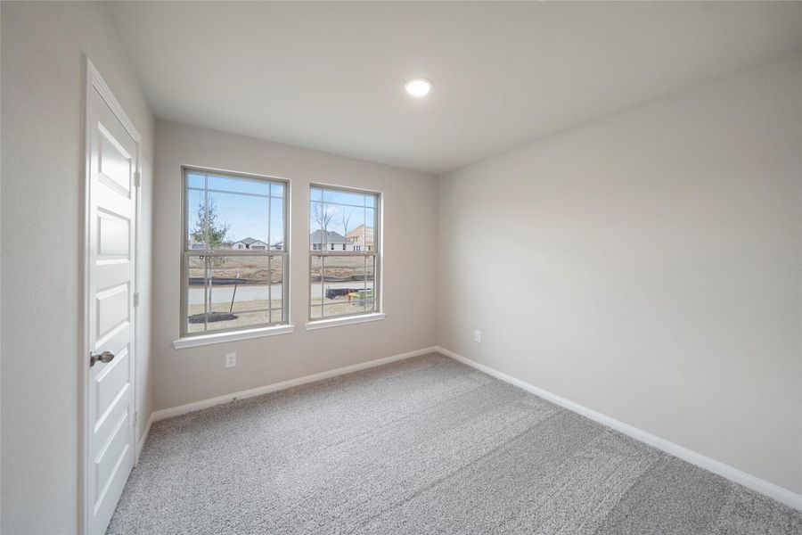 Spacious, unfurnished interior of a new home in Lexington Heights, Willis (Image 15).