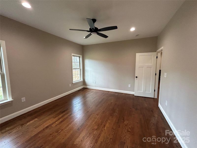 Spacious, unfurnished interior of a new home in , Newton (Image 19).