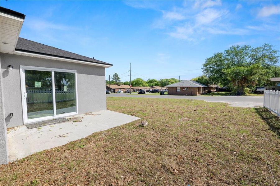 Exterior details and patio area of a home in , Lakeland (Image 3).