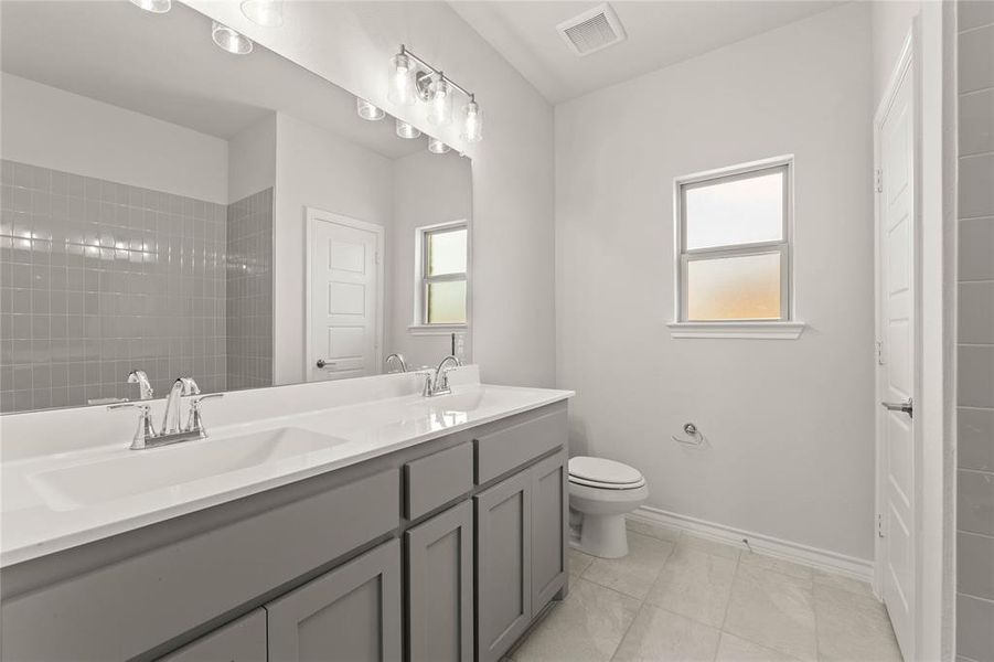 8917 Cisco-Bathroom-2 8917 Cisco-Bathroom-2