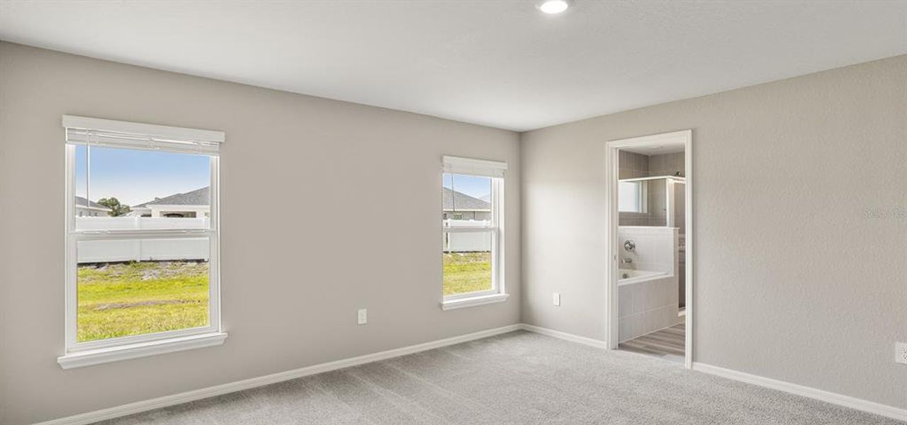 Spacious, unfurnished interior of a new home in Stonebridge North, Zephyrhills (Image 13).