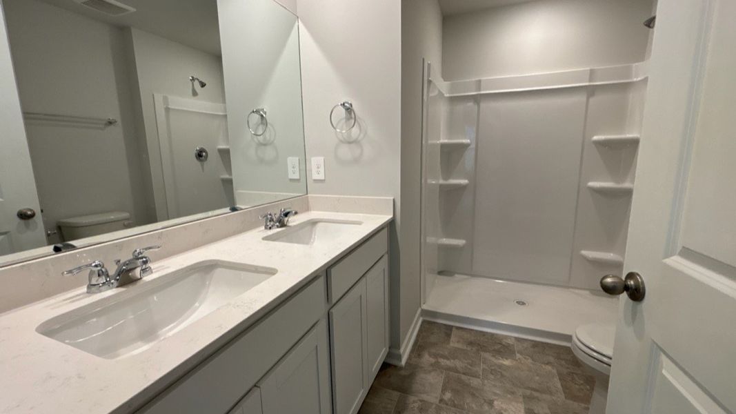 Furnished interior view inside a new home in Saddle Trace, Lewisburg (Image 9).