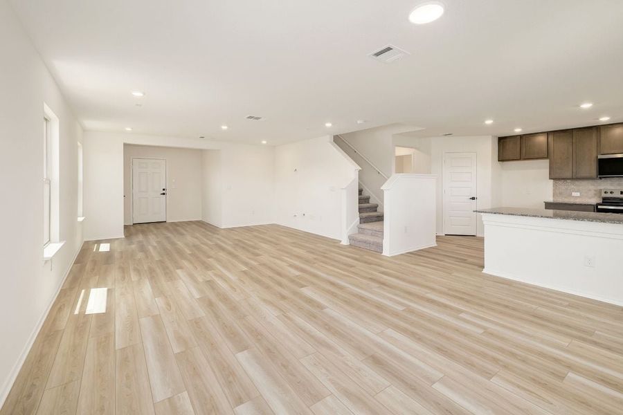 Spacious, unfurnished interior of a new home in Stoney Chase, Del Valle (Image 15). Spacious, unfurnished interior of a new home in Stoney Chase, Del Valle (Image 15).