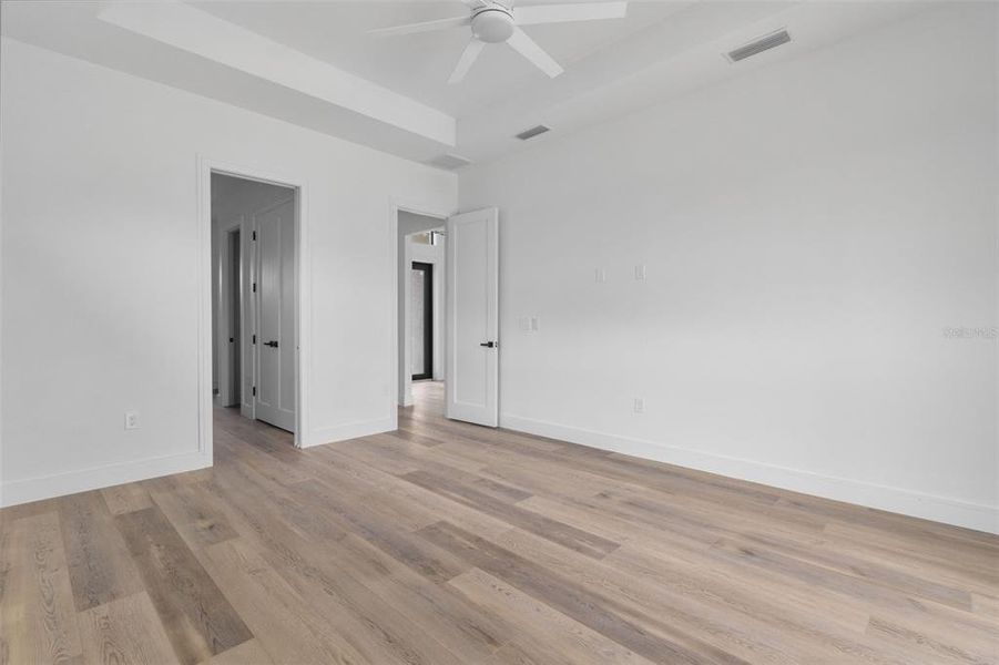 Spacious, unfurnished interior of a new home in , Port Charlotte (Image 29).
