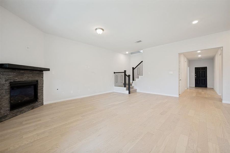 Spacious, unfurnished interior of a new home in The Villages of Hurricane Creek, Anna (Image 18).