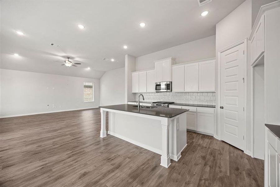 11-web-or-mls-1426-red-clover-ave