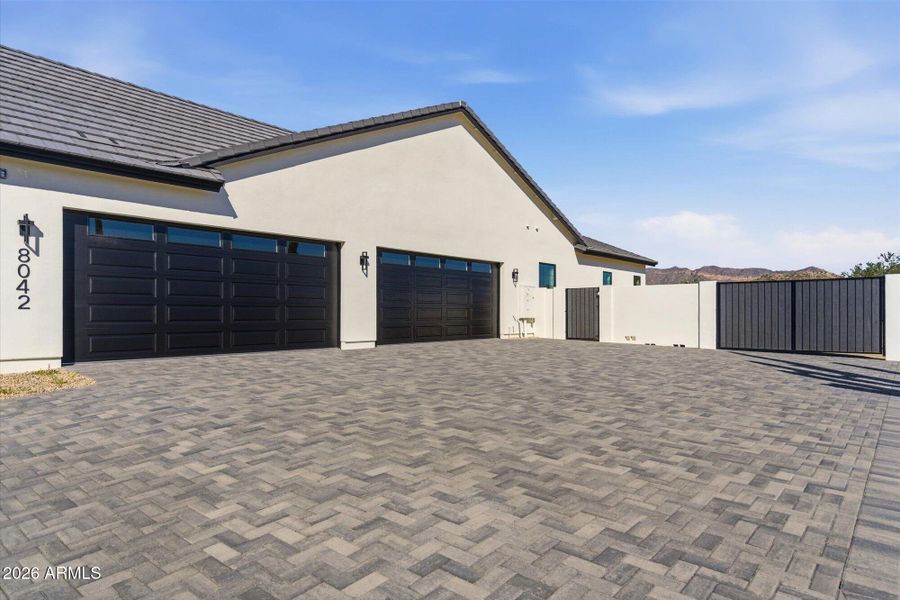 5 - Car Garage, Paver Motor Court & RV 5 - Car Garage, Paver Motor Court & RV