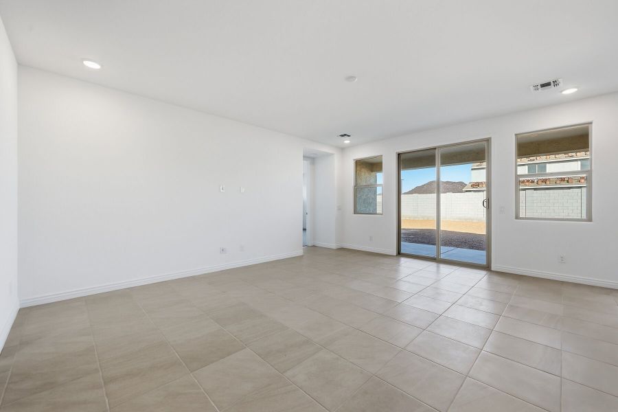 Spacious, unfurnished interior of a new home in Miravida, Surprise (Image 9).