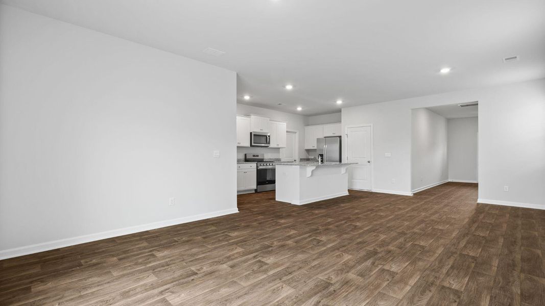 Spacious, unfurnished interior of a new home in , Summerville (Image 17).