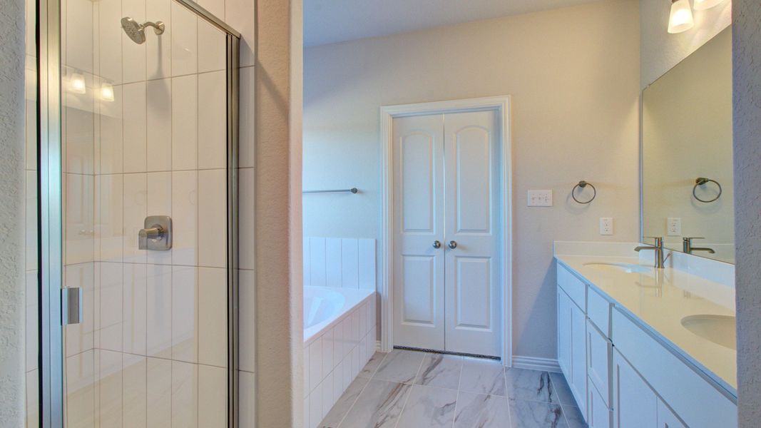 Furnished interior view inside a new home in Sunflower Ridge, New Braunfels (Image 21).