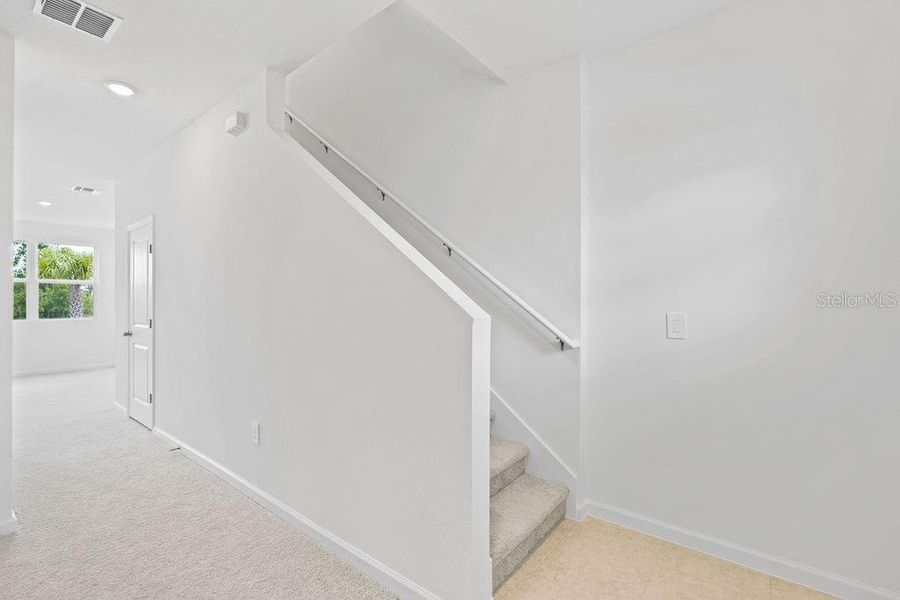 Spacious, unfurnished interior of a new home in , Davenport (Image 11).