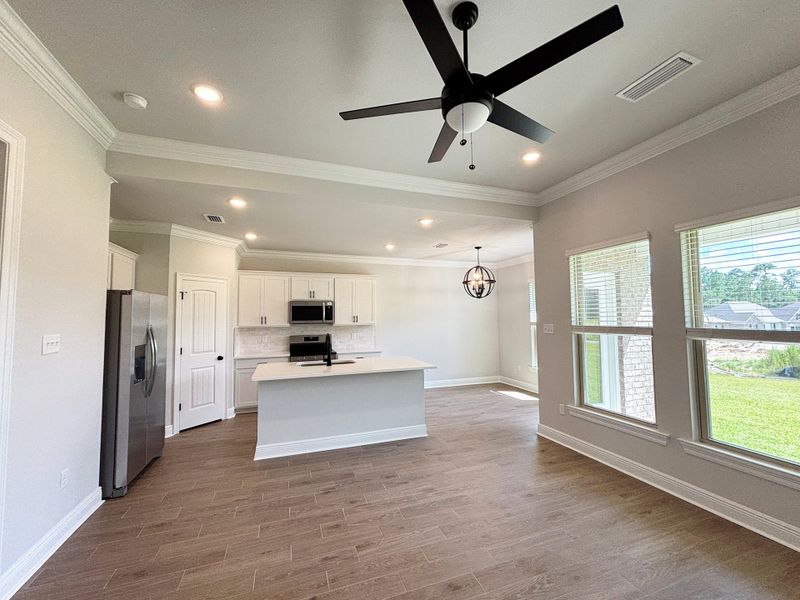 Spacious, unfurnished interior of a new home in Sentinel Ridge, Pace (Image 13). Spacious, unfurnished interior of a new home in Sentinel Ridge, Pace (Image 13).