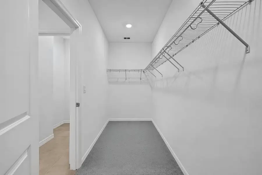Spacious, unfurnished interior of a new home in Coopers Meadow, Jacksonville (Image 26).