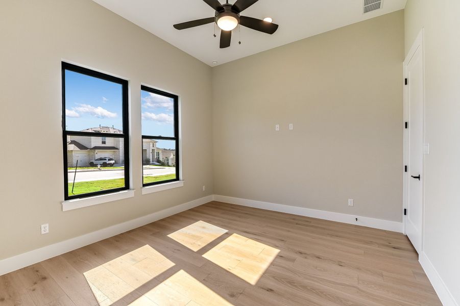 Representative unfurnished interior of a home built from the Sapphire by Giddens Homes in Riverstone, Georgetown (Image 61).