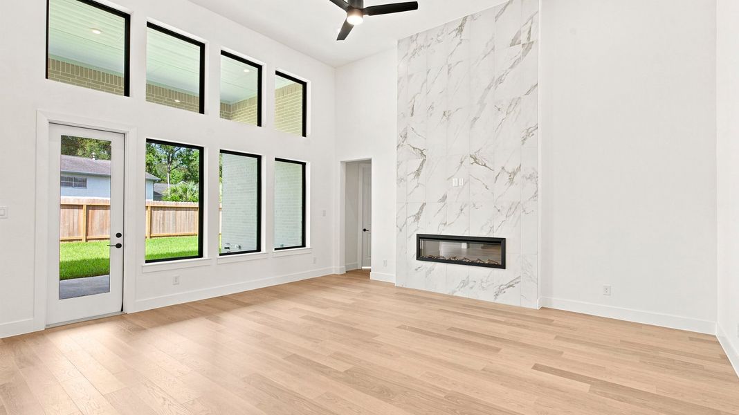 Spacious, unfurnished interior of a new home in Friendswood Trails 70' Homesites, Friendswood (Image 22).