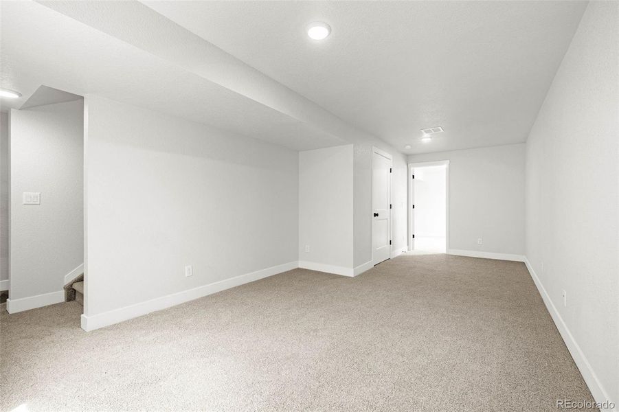 Spacious, unfurnished interior of a new home in , Colorado Springs (Image 25).