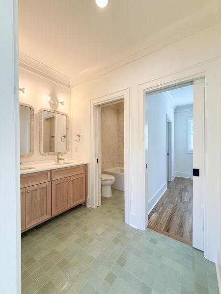 Spacious, unfurnished interior of a new home in , Mount Pleasant (Image 47).