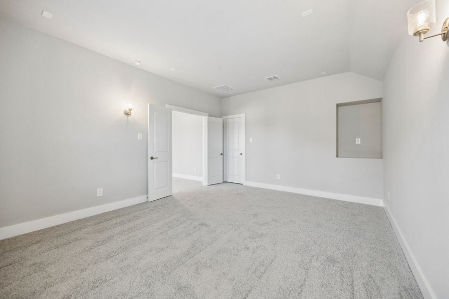 Spacious, unfurnished interior of a new home in Rainwater Crossing, Celina (Image 29).