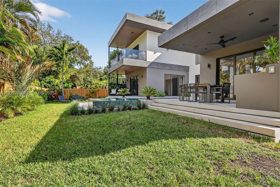 Exterior details and patio area of a home in , Biscayne Park (Image 35).